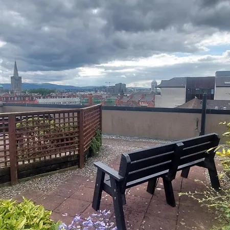 Newly Renovated Christchurch 1bd Roof Garden ダブリン