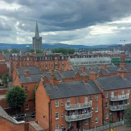 Newly Renovated Christchurch 1bd Roof Garden Apartman Dublin