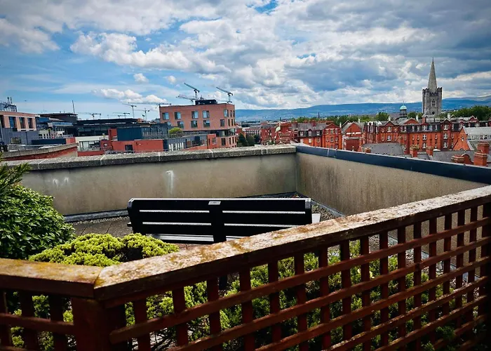 Newly Renovated Christchurch 1bd Roof Garden
