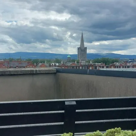 Апартаменты Newly Renovated Christchurch 1bd Roof Garden Дублин