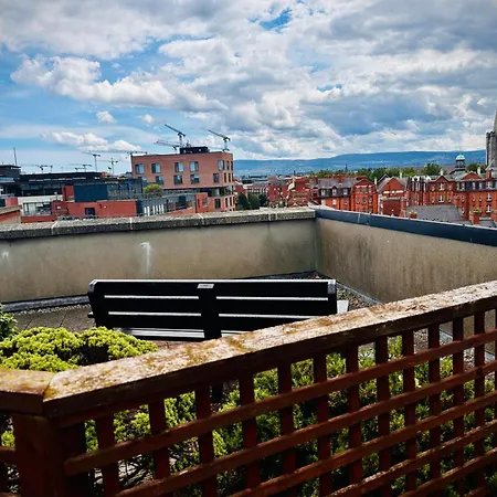 Апартаменты Newly Renovated Christchurch 1bd Roof Garden Дублин